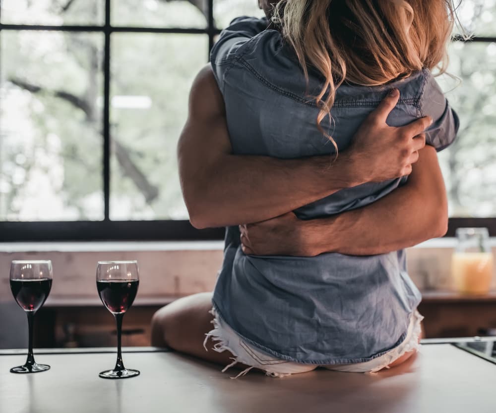 Así que, el abrazo íntimo, la palabra cariñosa, y el gesto decidido siempre hacia conquistar ese corazón, es el secreto de Venus para ti, Escorpión.