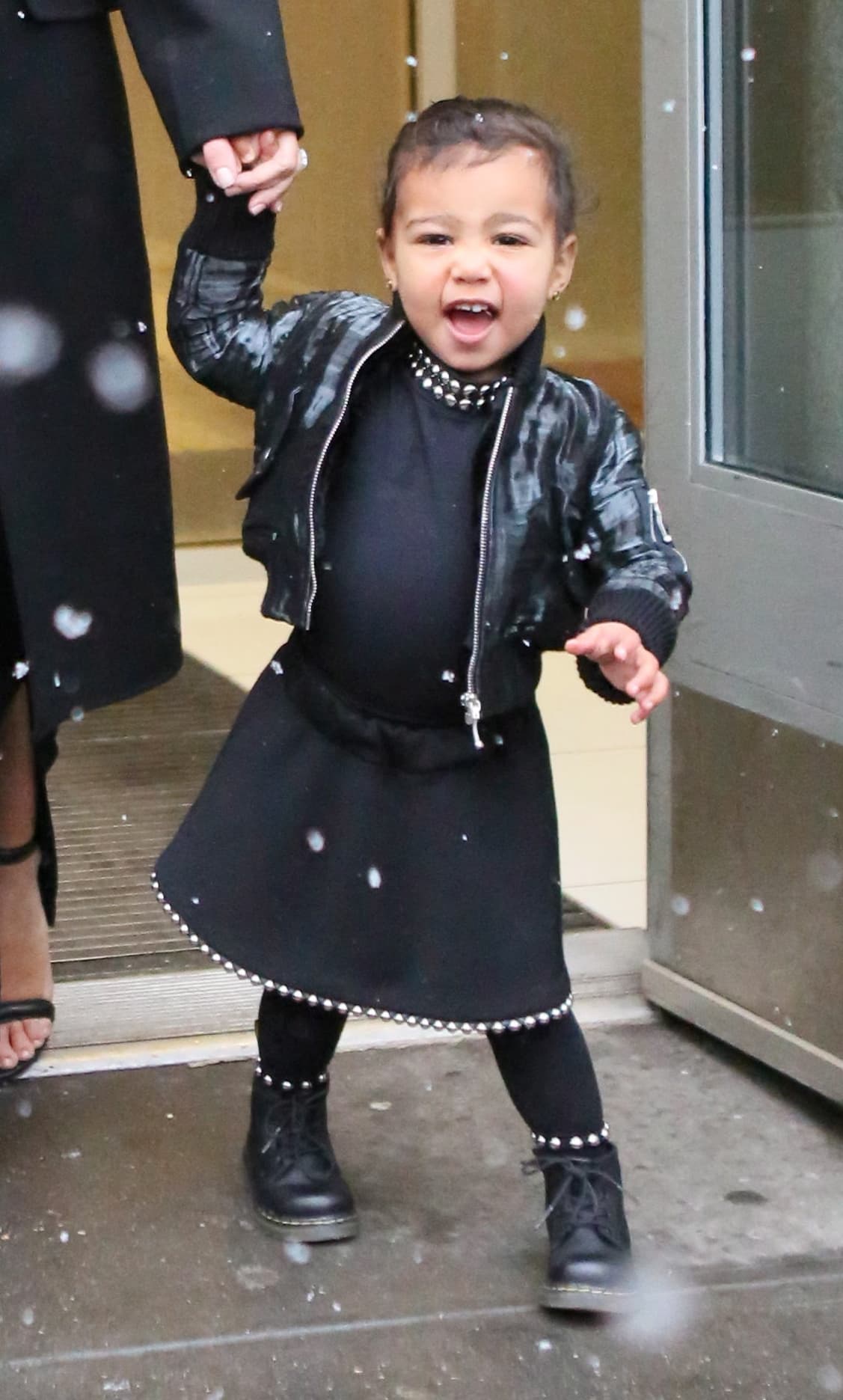 En otras ocasiones también hemos visto a North disfrutar de los copos de nieve.