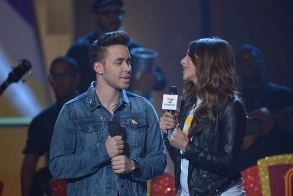 Mira los mejores momentos detrás de cámaras y en el escenario con todas las estrellas que llegaron a Teletón USA para participar en esta importante causa.