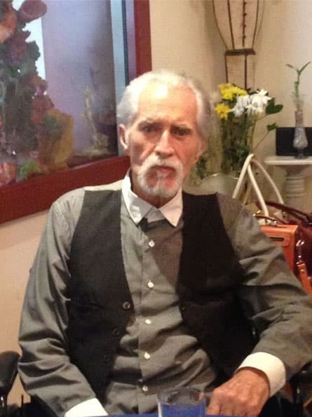 Hace unas semanas el actor reapareció en las redes sociales después de varios meses de estar alejado, aunque lucía con una notable pérdida de peso, Rogelio estuvo muy contento en la celebración que le prepararon sus amigos.