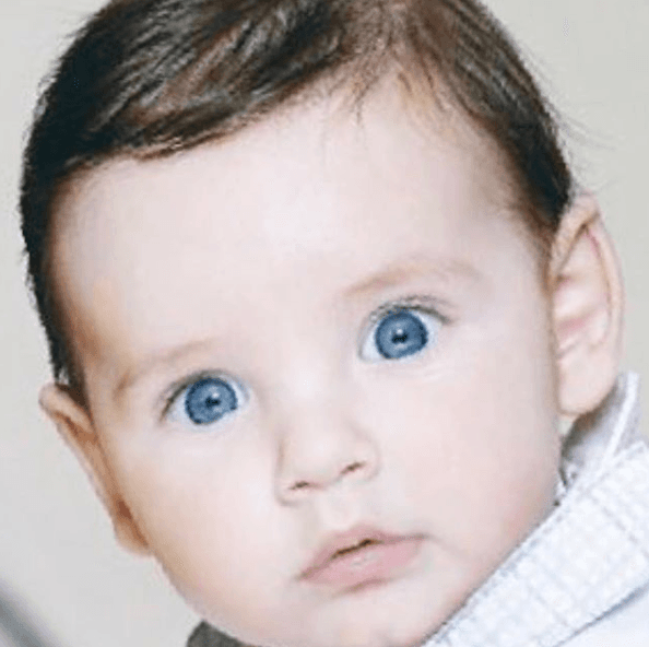 “¡Te adoro y me río tanto contigo que no sé cómo dar gracias a la vida! Mi mejor amigo, mi amor chiquito y mi superhéroe favorito. ¡Gracias por darme el privilegio de ser tu mamá!”, le escribió al pequeño.