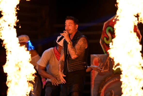 Y como él está tan 'hot', el fuego no lo quemó.