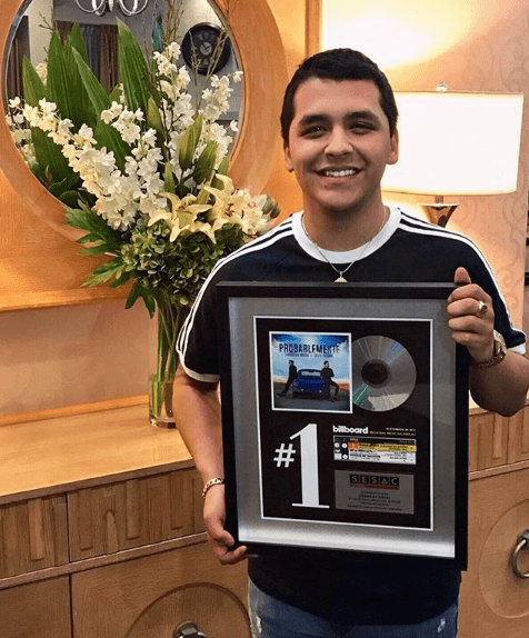 Este es uno de los trofeos que más aprecia Christian a sus escasos 18 años de edad: un reconocimiento a su labor como compositor que le otorgó SESAC Latina en EEUU ( Organizaciión diseñada para representar a autores y editoras en sus derechos de ser compensados por la ejecución pública de sus obras), por su canción 'Probablemente'.