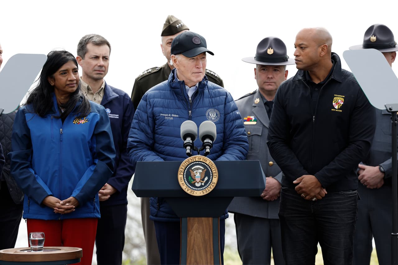 El presidente Biden se encuentra en Baltimore con familiares de las víctimas del colapso del puente Key