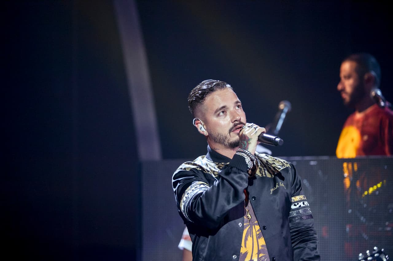 J Balvin sorpenderá una vez más a sus fanáticos, con algo de su nuevo material discográfico.