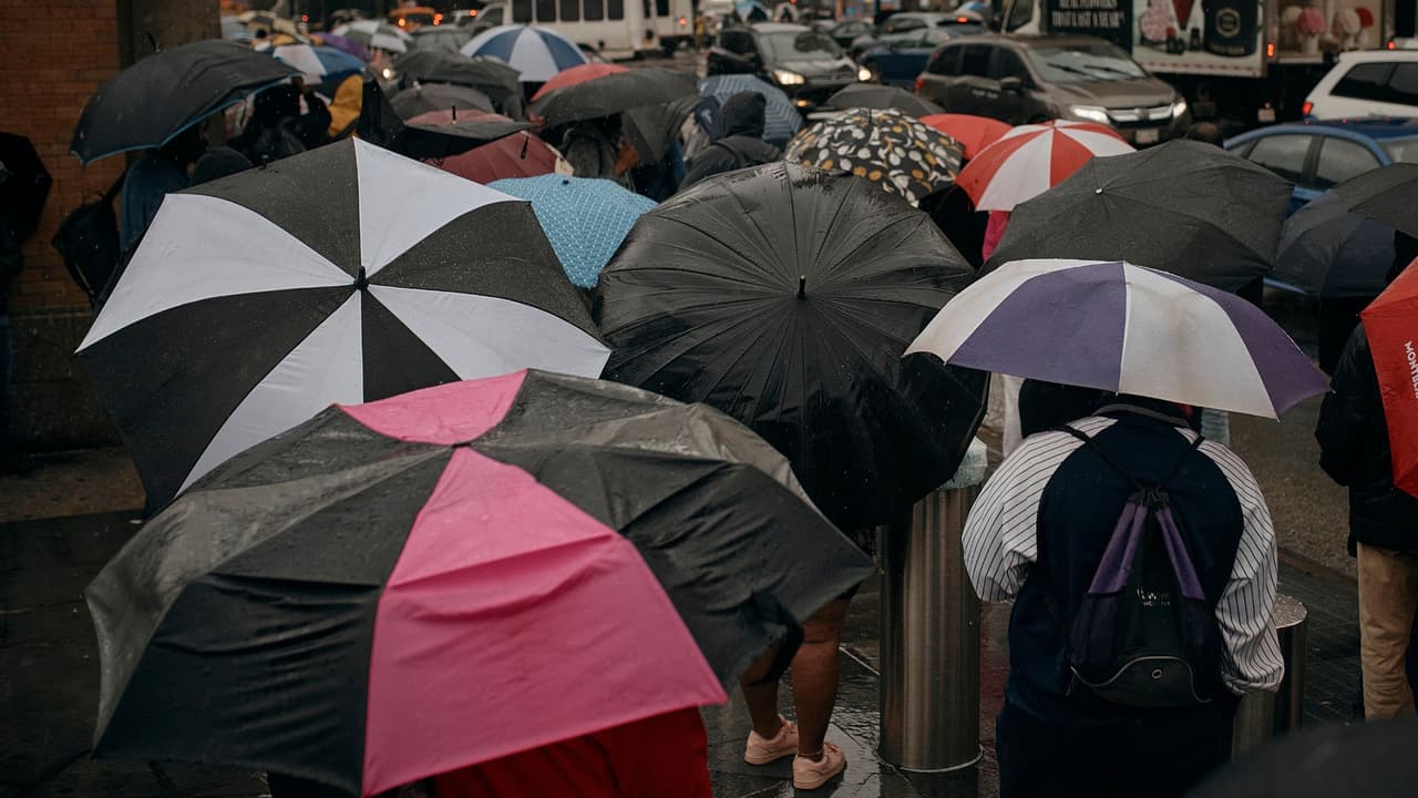 Usuarios sin energía eléctrica, tráfico lento, fuertes vientos e inundaciones por aguaceros en el área triestatal 