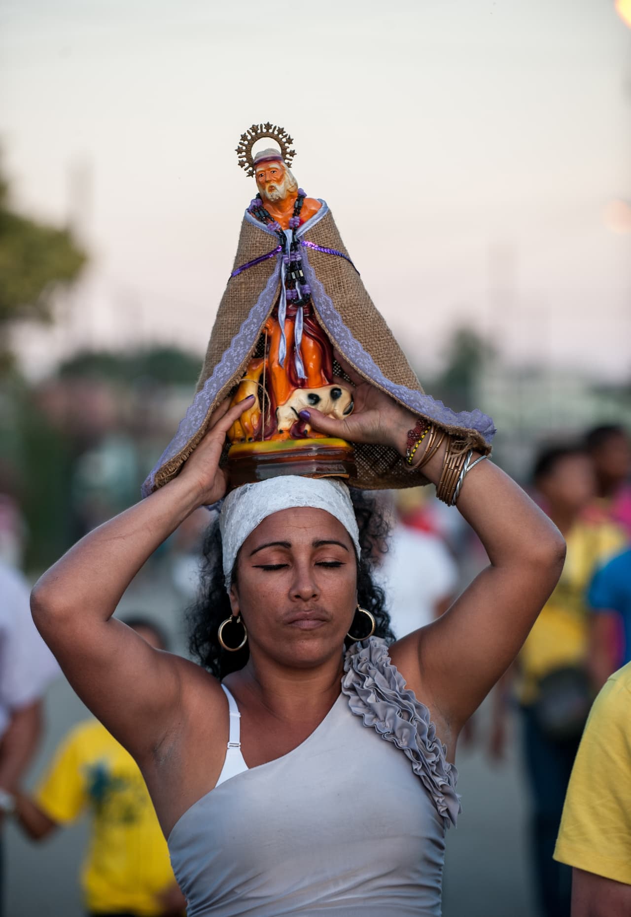 <b>BABALÚ AYÉ - Del 23 de noviembre al 21 de diciembre</b>
<br>El orishá de la salud, a quien se le suele pedir ante enfermedades o dificultades. Son personas con dotes o vocación de sanadores o mediadores, buenos consejeros que quieren ayudar al prójimo. Racionales, optimistas e idealistas, pero también propensos a cierta bipolaridad.