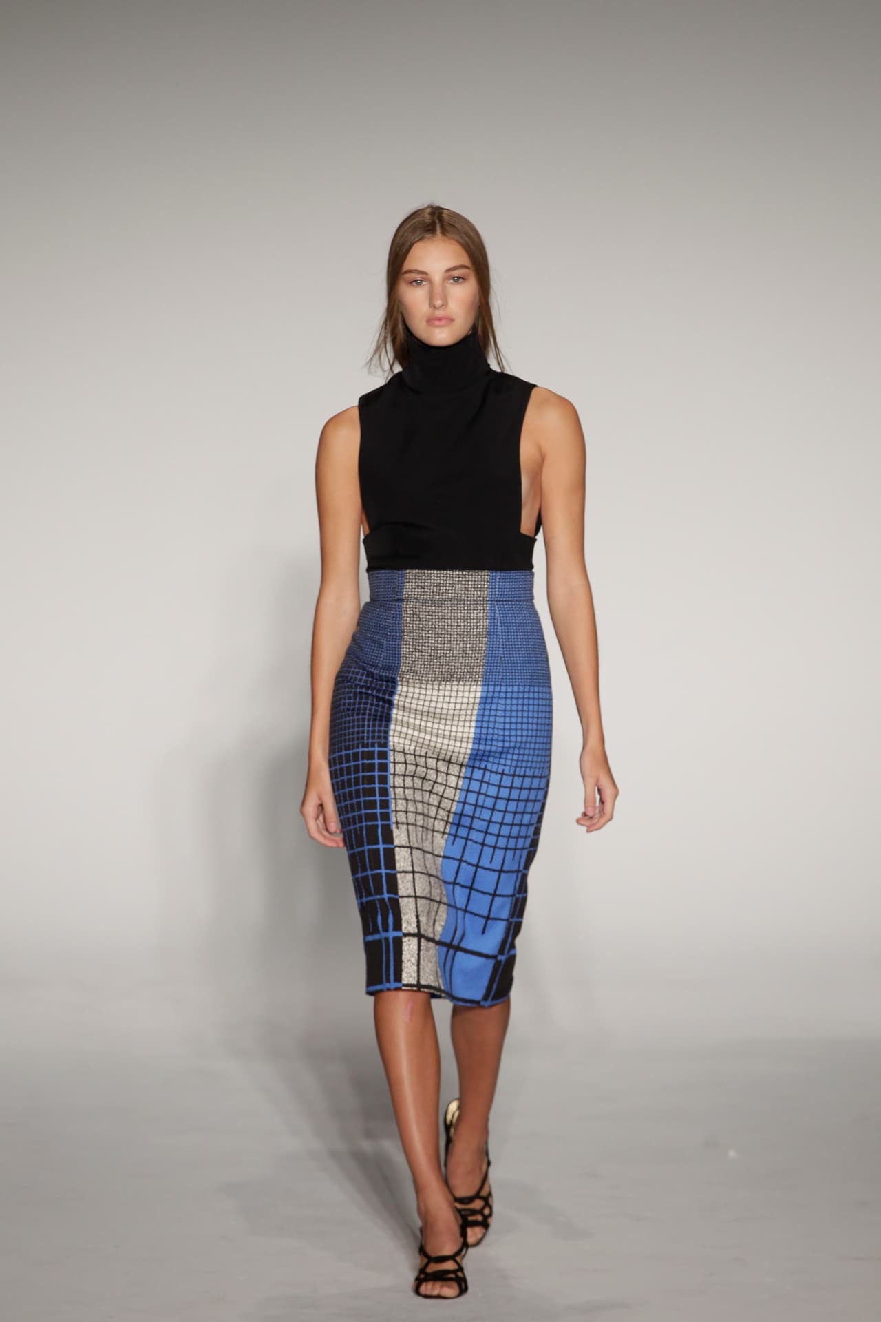 La estadounidense se inspiró en la mujer neoyorkina actual, ofreciendo un estilo muy casual, en más de una gama de colores.