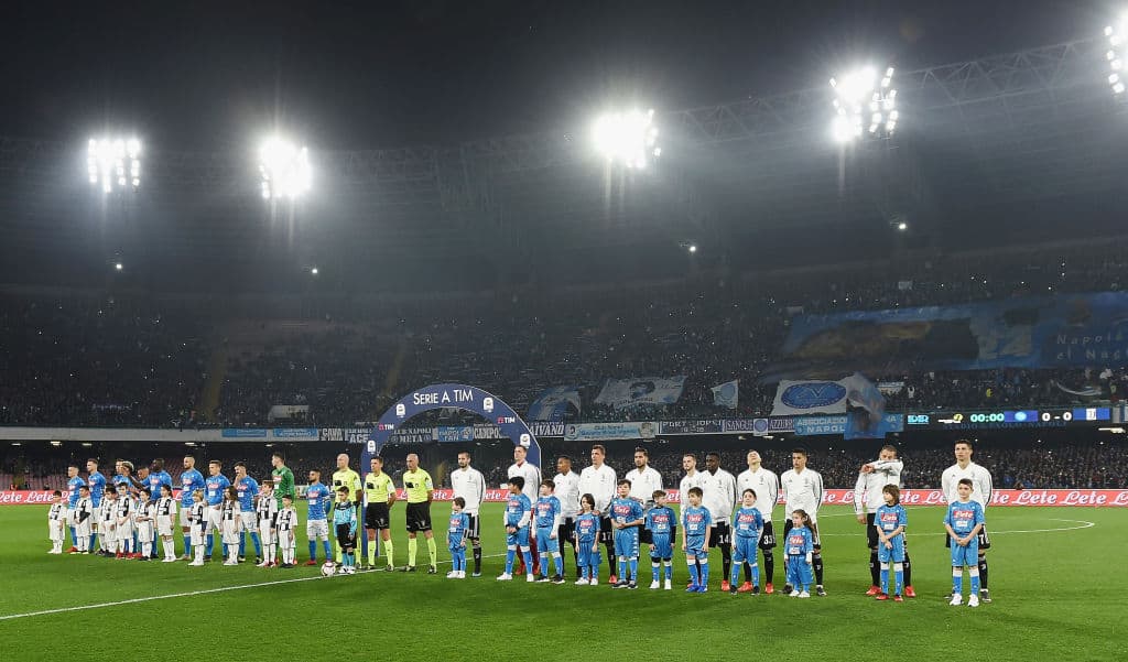 El duelo entre los dos primeros de la Serie A se disputó en el Estadio San Paolo de Nápoles.