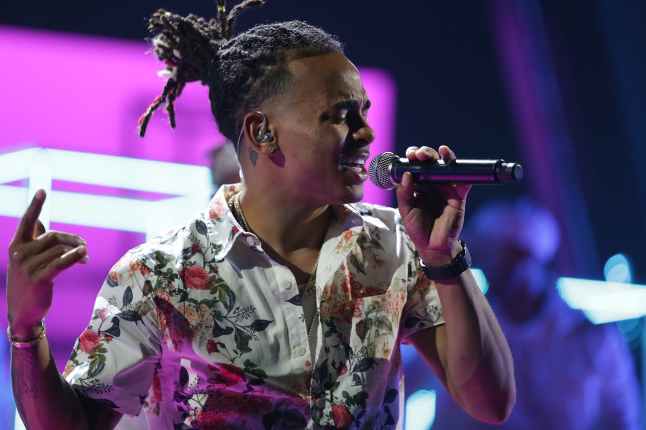 Ozuna obtuvo su salto a la fama a inicios de 2016 al publicar el tema "La Ocasión", mismo que hizo en colaboración con artistas como DJ Luian, Mambo Kingz, De la Ghetto, Arcángel y Anuel AA.