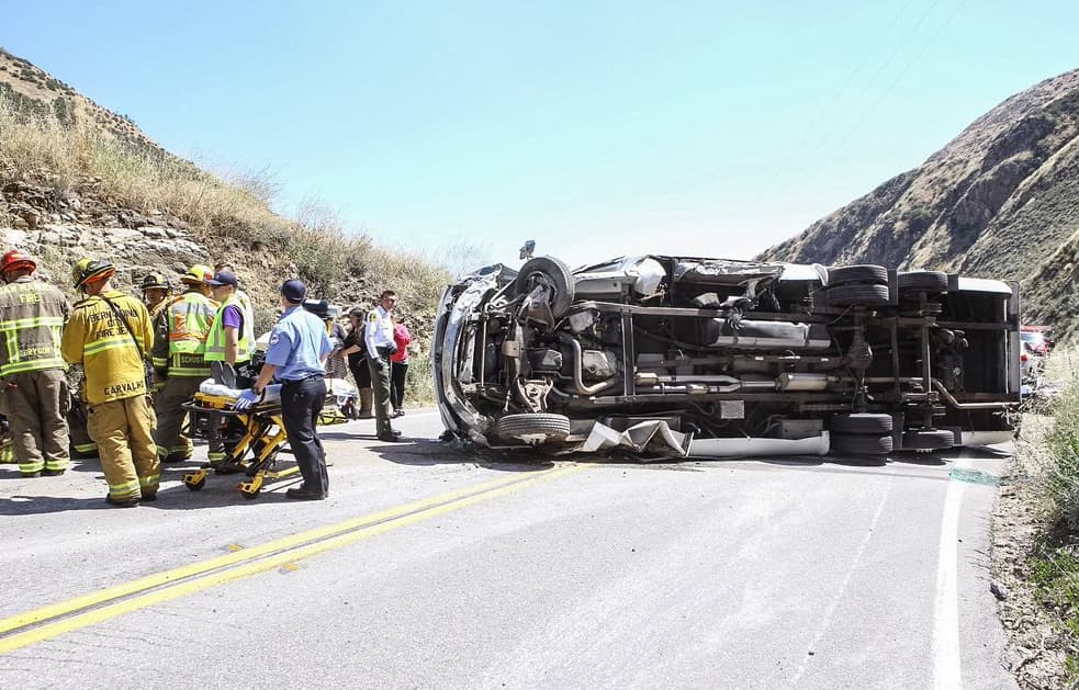 Accidente dejó a 21 miembros de una iglesia heridos en el sur de California