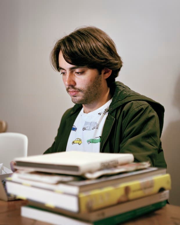 Pedro Ceñal Murga, de 28 años, en su hogar en NYC. Ceñal Murga terminó su magíster en Arquitectura en la Universidad de Columbia y se quedará trabajando por un tiempo en la ciudad, antes de volver al DF.