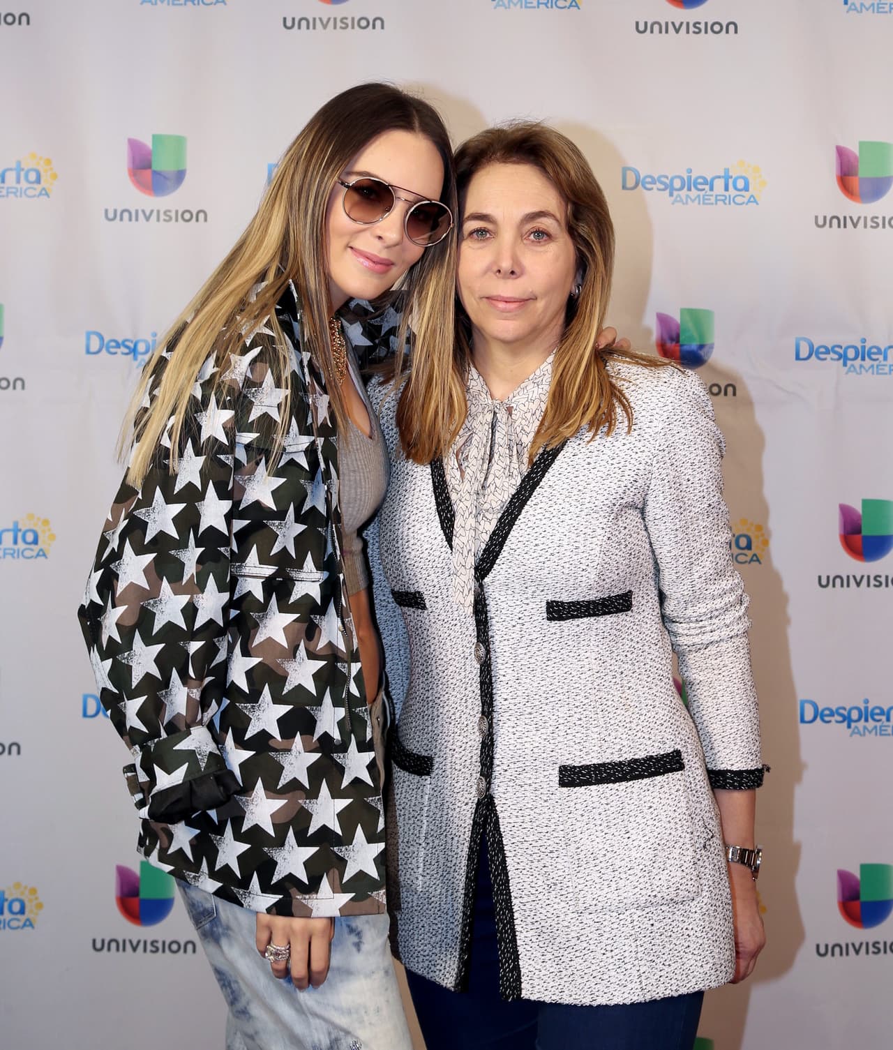 La semana comenzó con la visita de Belinda y de su mamá, la señora Belinda Schüll.