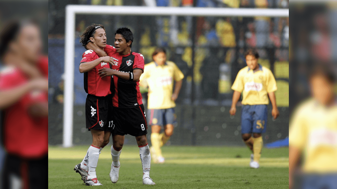 <b>Su último gol en México en 2007</b>
<br>- Los azulcremas lo ganaban 1-2 al minuto 59’ con gol de Carlos Infante.
<br>- Pero al minuto 74 apareció Andrés Guardado con un disparo dentro del área que igualó la pizarra 2-2, momentáneamente.
<br>- Todavía con 15 minutos pro delante cayeron un par de anotaciones más, una por bando.
<br>- Luego del 3-3 en la ida, los 90 minutos del juego de vuelta se tiñeron de amarillo, pues las Águilas se impusieron 4-1 (7-4 global).