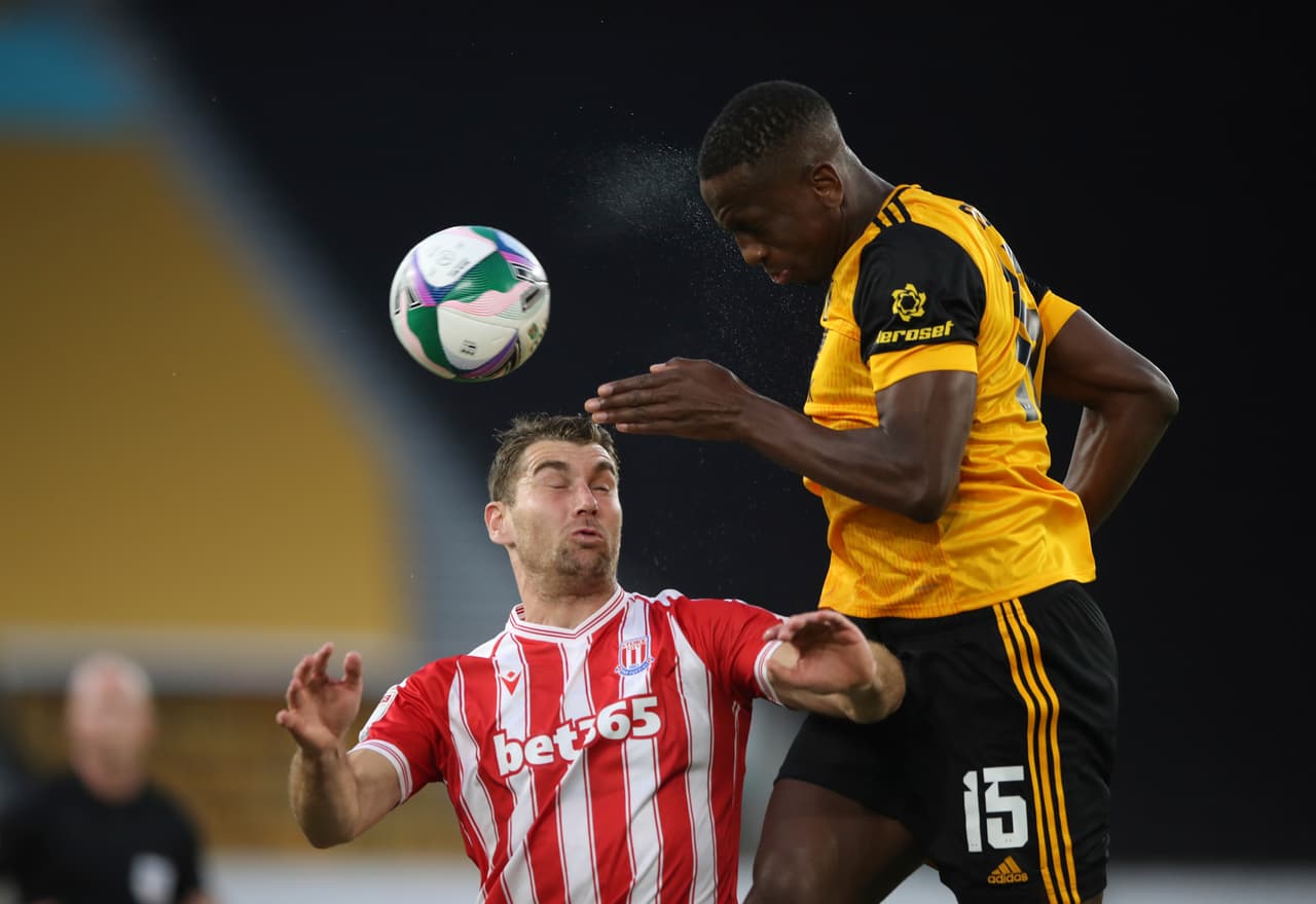 Wolverhampton cae ante Stoke City y se despiden de la EFL Cup | Raúl Jiménez ingresó al campo a los 69’ de juego. Jacob Brown 86’ marcó el tanto del triunfo que mandó a casa a los Wolves.