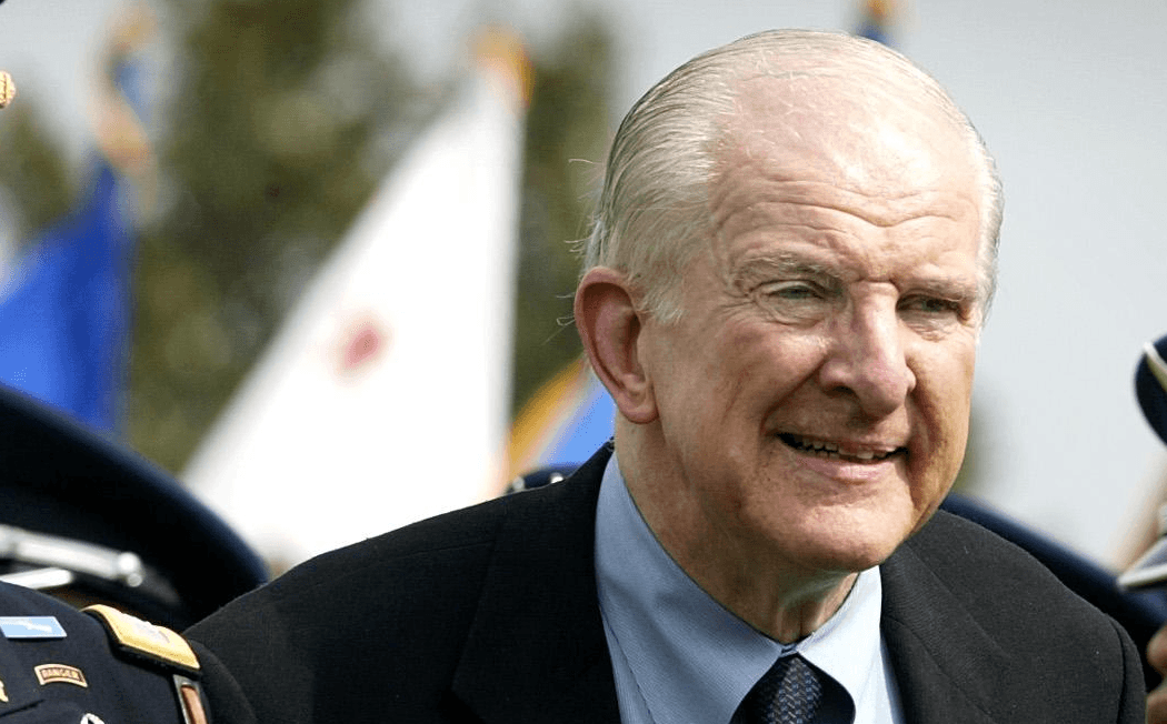 Muere el excongresista Sam Johnson, veterano de guerra y excompañero de celda de John McCain