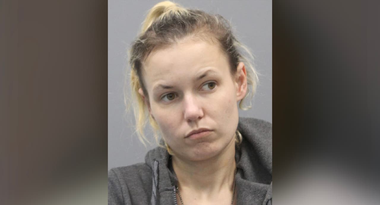 Cherolette Victoria McCluskey, es buscado por las autoridades y es sospechosa de cometer fraude.