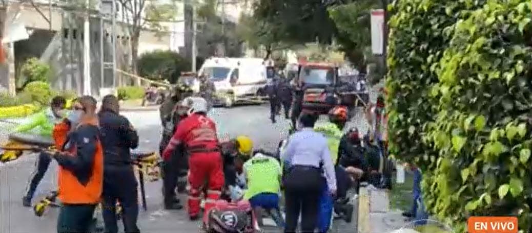 Hoy, en ese mismo departamento en el que hace 6 años Laura Carmine vió consumir en llamas todas sus cosas, sucedió una nueva tragedia que ha dejado consternados a muchos habitantes de la Ciudad de México. Según Reforma, 
<b><a href="https://www.univision.com/famosos/fatima-molina-explosion-edificio-vecinos-esten-bien" target="_blank">fueron 63 familias las afectadas</a></b>, entre ellas Fátima Molina. 
<br>