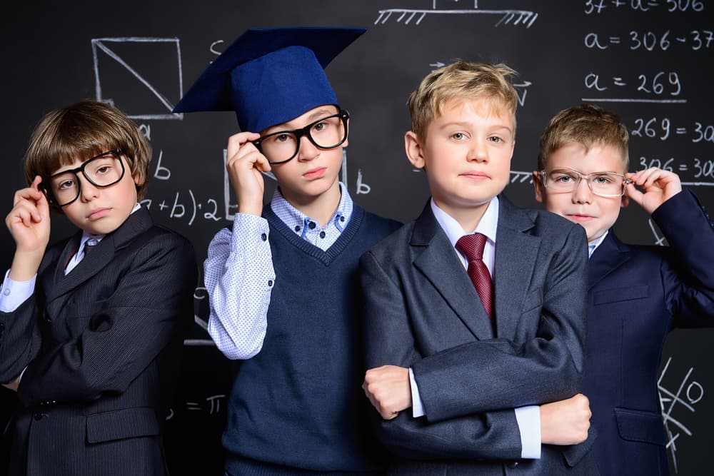 <b>SAGITARIO</b>
<br>El deportista sagitariano promete mucho pues este es el signo de los filósofos y pensadores de alto vuelo, profesores en universidades, filósofos y publicistas. Excelentes vendedores también descuella dentro del físicoculturismo, la cinematografía, el desnudo artístico y por supuesto, el deporte.