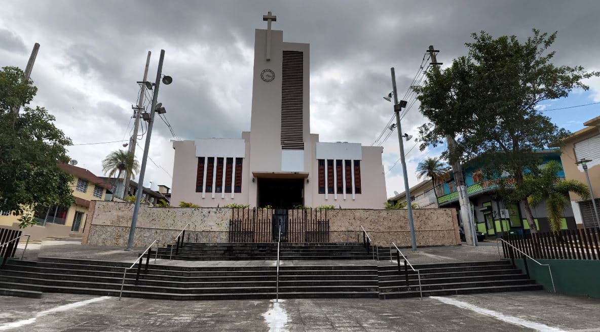 <b>Morovis:</b> 
<br>
<br>Por su parte, el director ejecutivo de la Oficina de Recuperación, Reconstrucción y Resiliencia de Puerto Rico -COR3, por sus siglas en inglés- Ottmar Chávez, explicó que “la Asistencia Individual federal comprende una variedad de herramientas de apoyo para todos los residentes de la isla que aún experimentan las secuencias sísmicas y que requieren de apoyo a nivel gubernamental para superar este periodo crítico”.