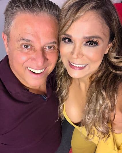 Su esposa Brenda Bezares, quien también estaba de invitada en la entrevista, defendió a su marido argumentando que en una situación como la que vivió su pareja, es muy difícil recordar los detalles.
<br>