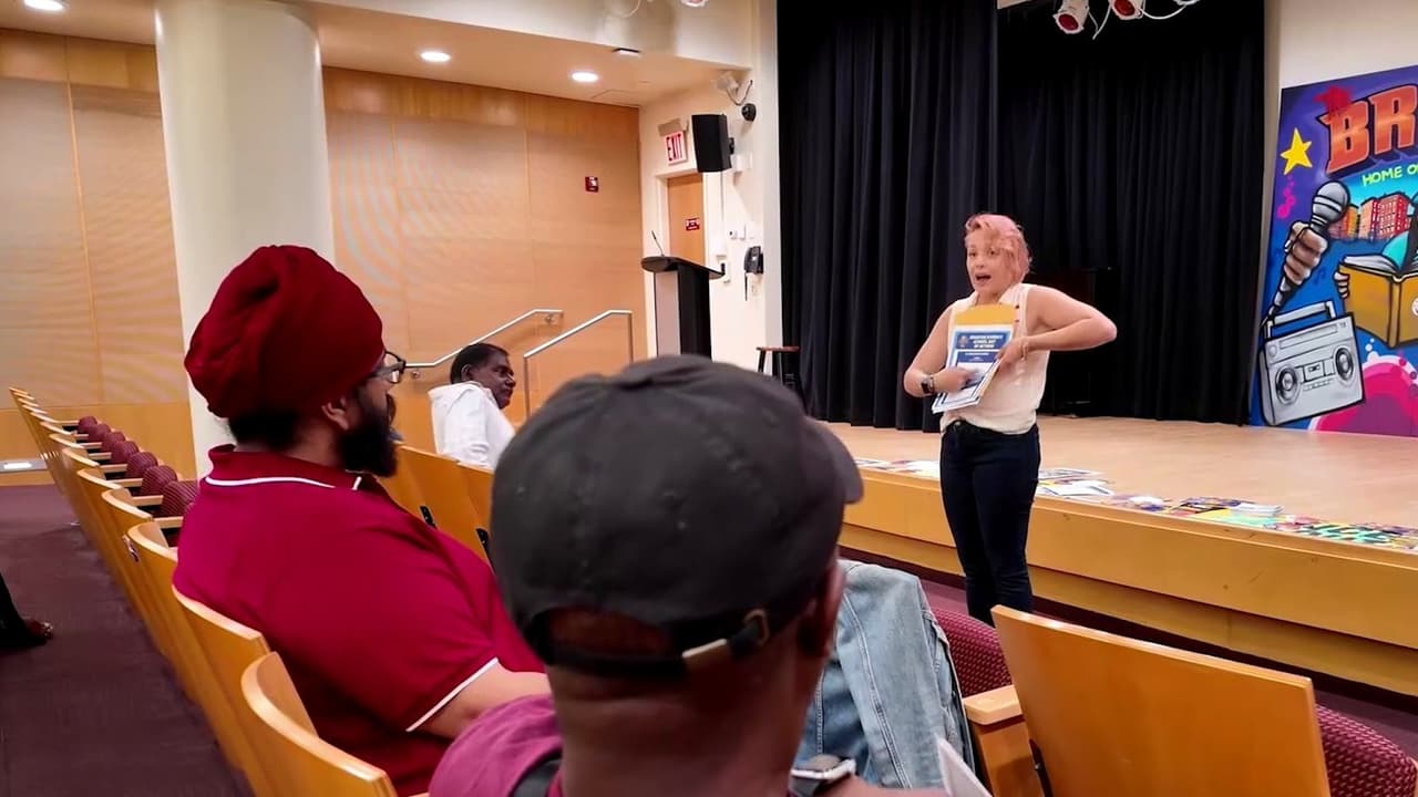 ¿Sabes tus derechos ante un encuentro con ICE? Actividades comunitarias asesoran a la comunidad en NYC