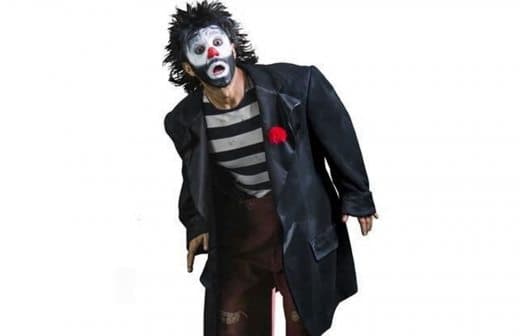 El actor nunca ha ocultado el orgullo que le da haber iniciado su carrera como payasito en una de las avenidas máss emblemáticas de la capital mexicana.