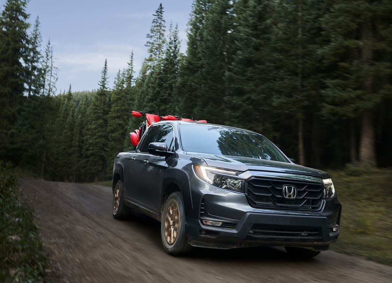 Para su edición 2021, los cambios más evidentes llegan en su apartado estético, pues adopta una apariencia moderna que le da una mejor presencia. También añade nuevas posibilidades de equipamiento para elevar su desempeño aerodinámico.