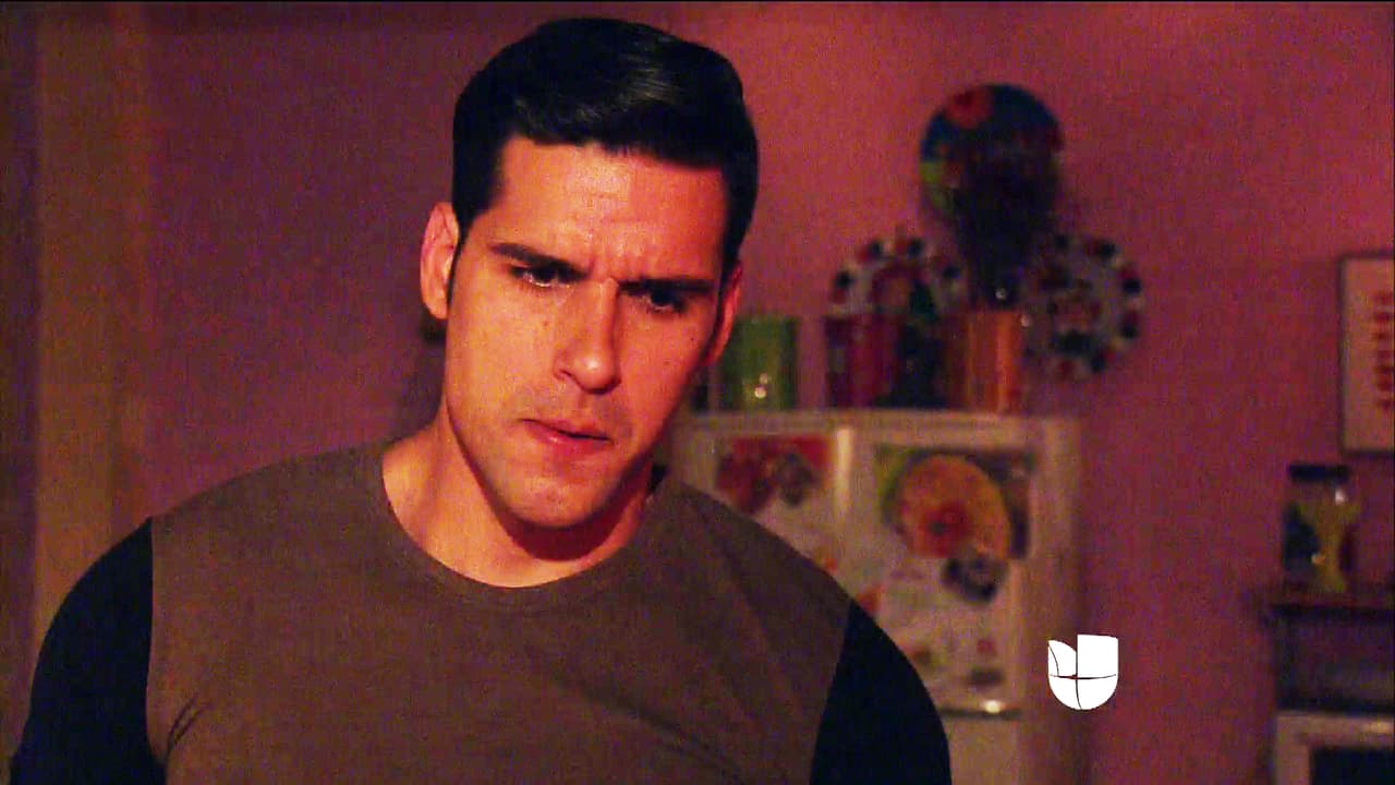 Mantenía un romance con el guapo de Ari.