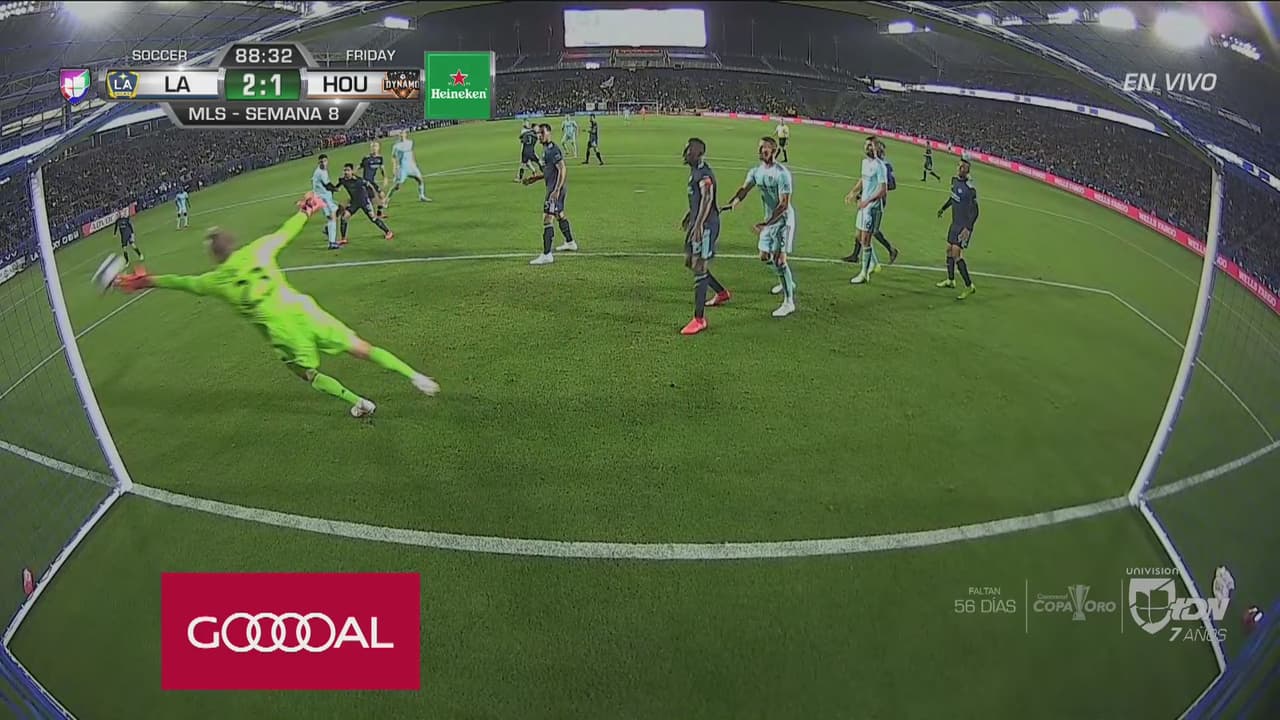 Diego Polenta vuelve a sonreír por un gol, en su mejor noche para LA Galaxy