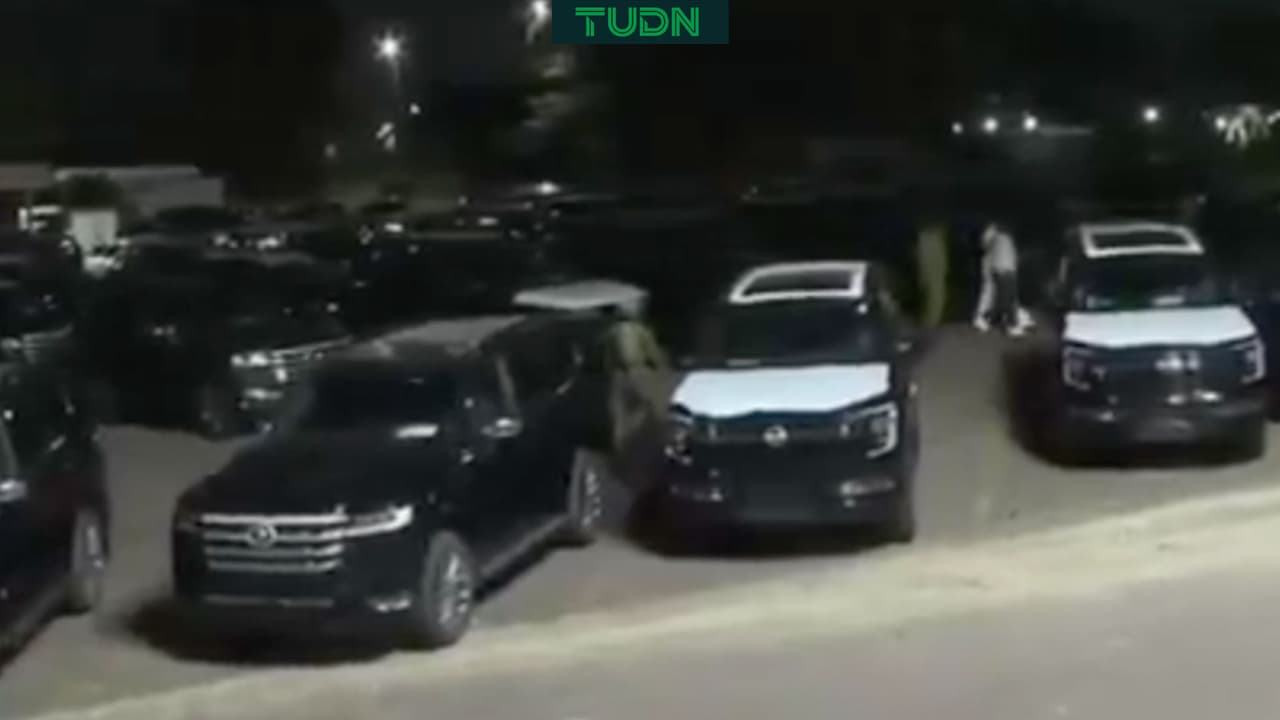 El presidente del Congo regala flotilla de 60 camionetas a su selección por clasificarse al Mundial 2026