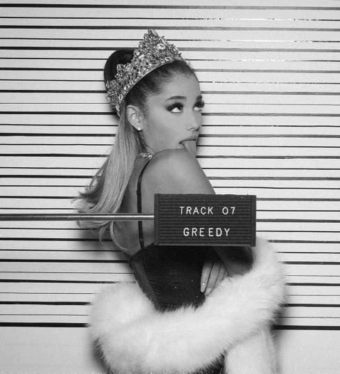 "No prestes atención a las personas que buscan lastimarte. Aquí estamos para amarte y apoyarte", comentó otro de sus fans.