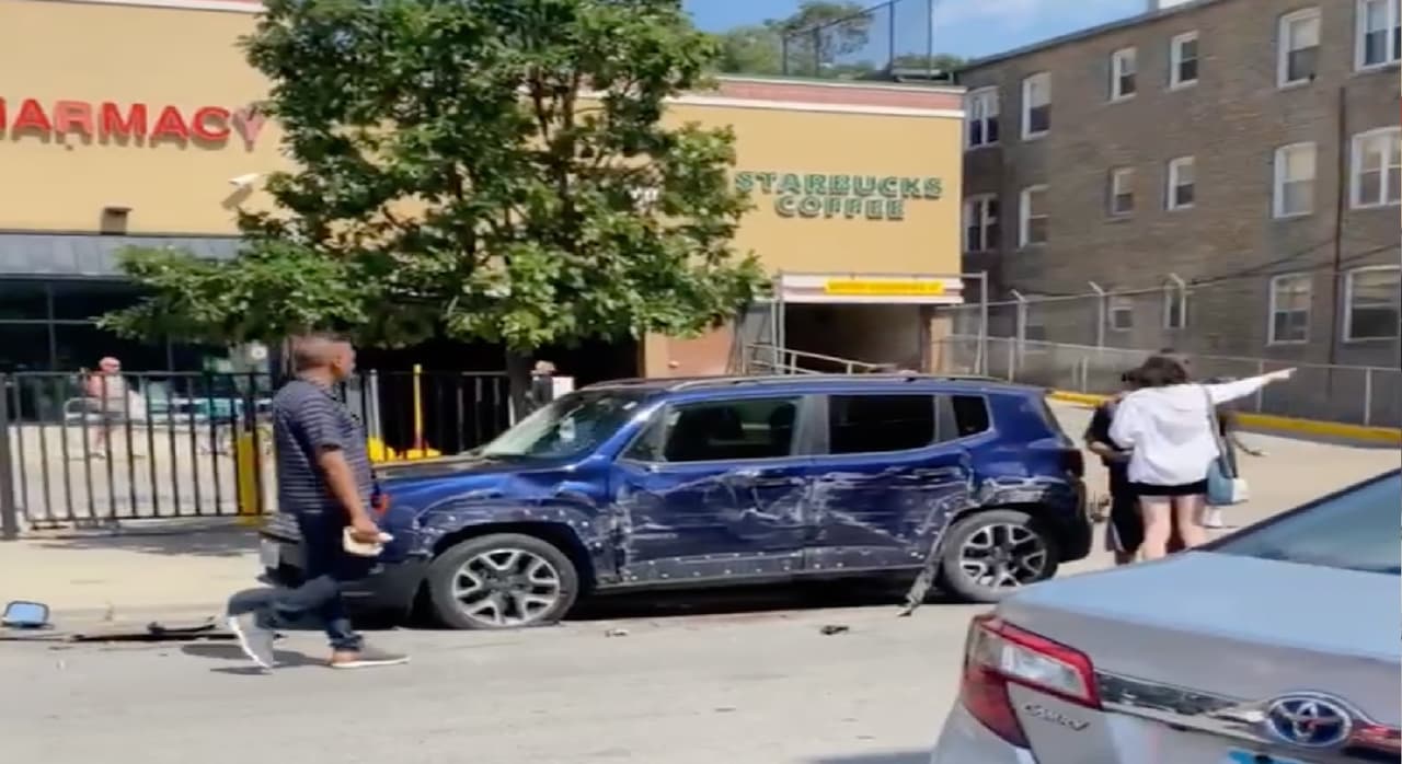 Conductor de autobús choca 13 vehículos en Lakeview: investigan si fue intencionalmente