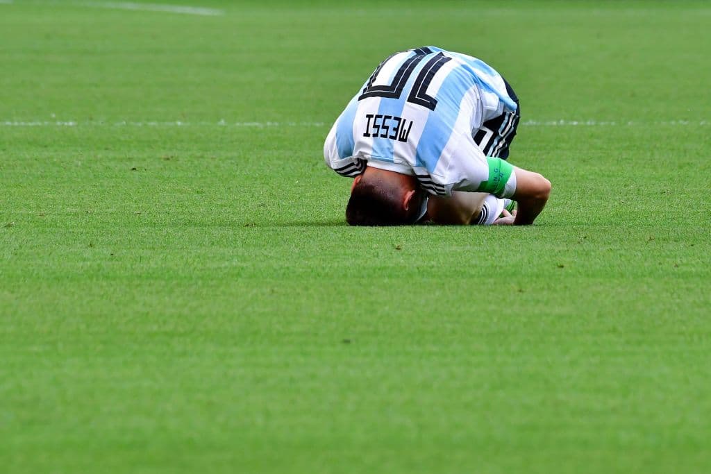 A pesar de eso, Messi tuvo una actuación decepcionante con Argentina, que cayó eliminada en octavos de final.