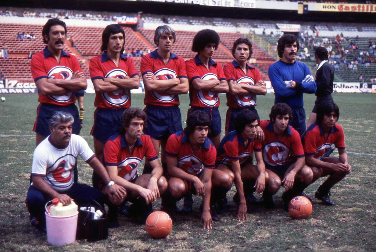 Sufrió cinco descensos en toda su historia: 1951-52, 1978-79, verano del 98, Clausura 2008 y Clausura 2019.