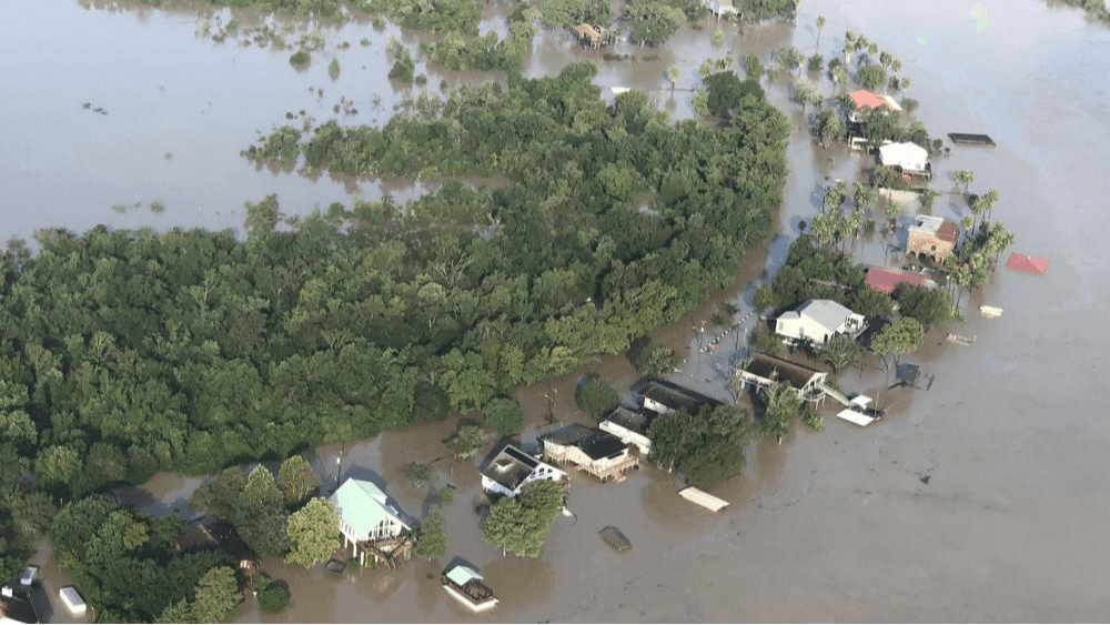 Los damnificados por la tormenta Imelda ya pueden solicitar ayuda de FEMA para la recuperación