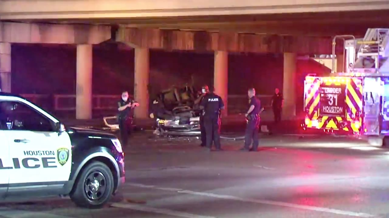 En la camioneta viajaba un hombre, una mujer y un bebé.