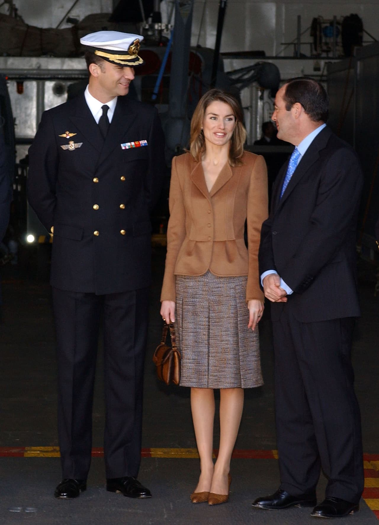 Pero hace unos días 
<b>José Bono</b> (en la foto), quien fue ministro de la defensa de España en esas fechas, contó al medio español 
<b><a href="https://www.vanitatis.elconfidencial.com/casas-reales/2019-05-20/boda-reyes-15-atentado-terrorista-aviones_2006330/">Vanitatis, de El Confidencial, </a></b>que existían grandes posibilidades de que ocurriera un atentado el día de la boda.