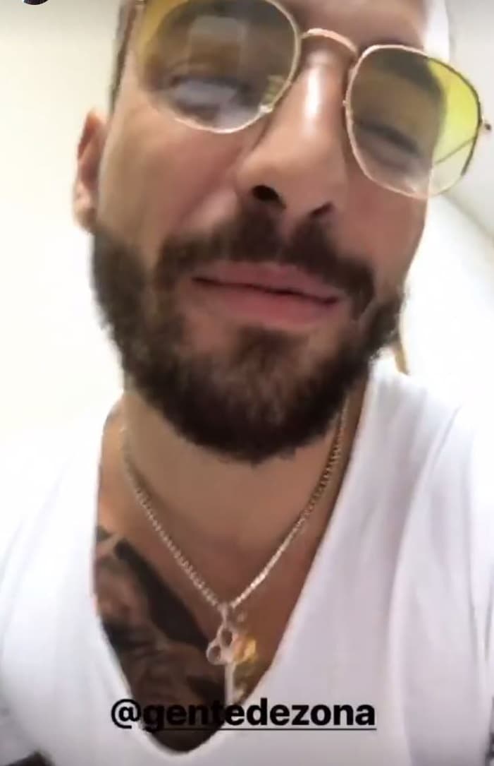 El cllombiano aprovechó para cantar y bailar un poco en sus videos previo a su actuación en el Festival.