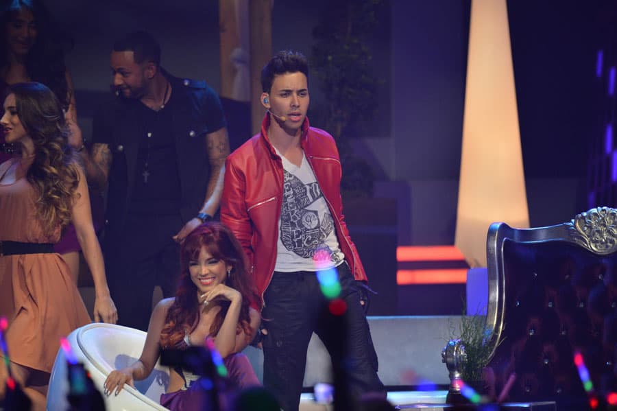 Por primera vez presentó un tema pop en el escenario de Premios Juventud y ese fue 'Close To You', cantado en 'spanglish'.