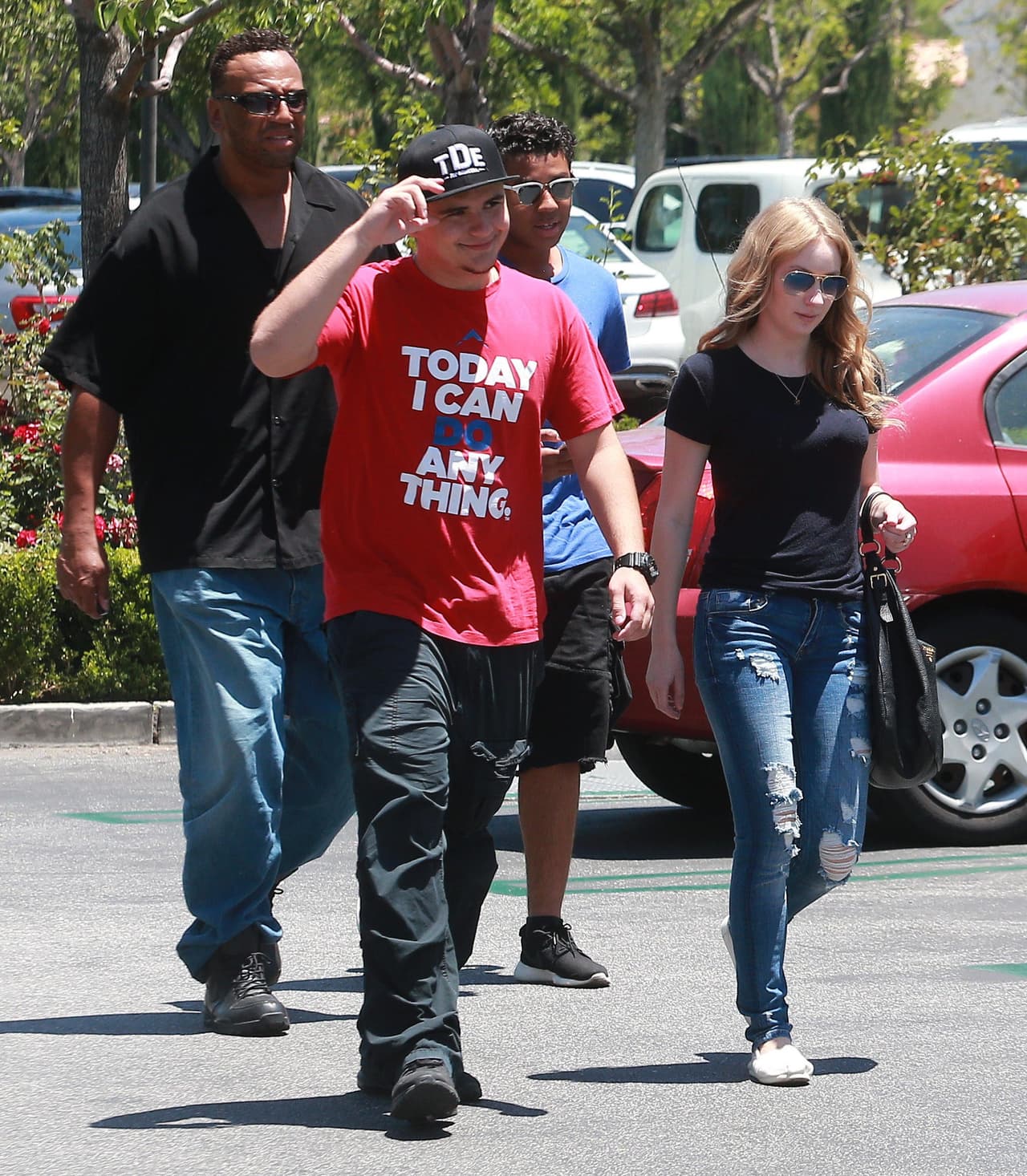 Esta vez lo vimos paseando con una nueva chica.