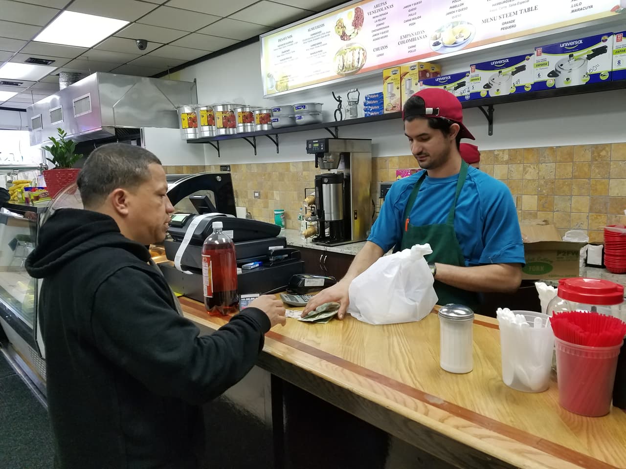 El negocio propio: la alternativa para trabajar que tienen los inmigrantes indocumentados