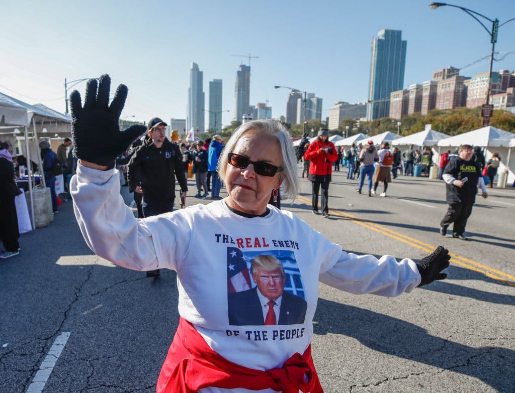 Esta señora considera que "el verdadero enemigo de la gente" es Donald Trump.