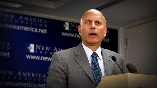 Tim Canova, el favorito de Sanders en Florida que quiere sacar del Congreso a la presidenta del Partido Demócrata