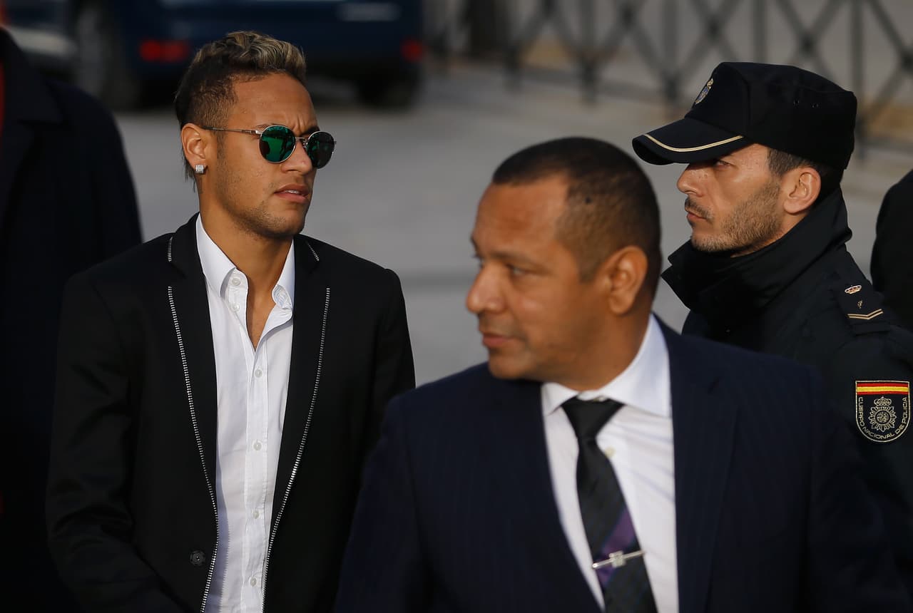 Padre de Neymar reveló que Manchester United es club que presentó oferta de $210 millones