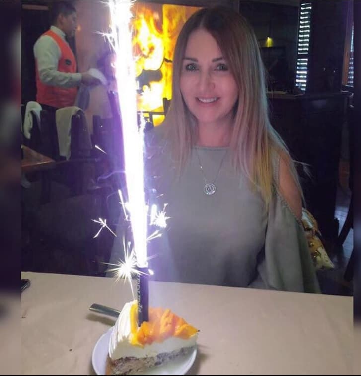 Con está fotografía Alicia Villarreal terminó un día llenó de festejos por su cumpleaños número 46: "Gracias a Dios por un año más con familia, trabajo, amigos y fans maravillosos, que me llenan de tanto amor y cariño todos y cada uno de los días", escribió.