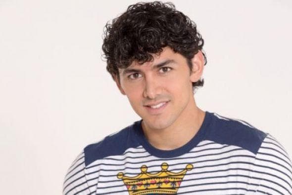 Él es recordado por el divertido y vivaz Alfonso Pascual "Alcachofa" en 'Alegrijes y rebujos. Miguel Martínez creció con las telenovelas aunque también ha incursionado en la música.