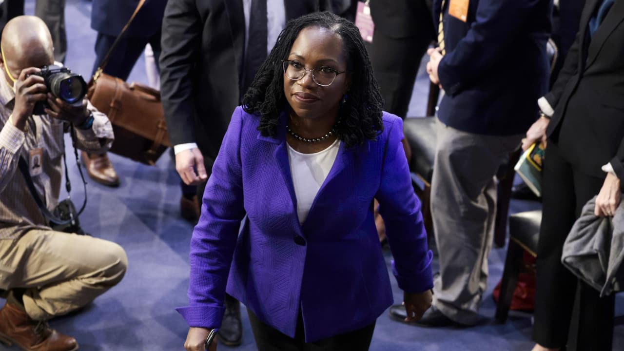 "Récord incuestionable" o decisiones criticables: posturas demócratas y republicanas que marcan la confirmación de Ketanji Brown Jackson