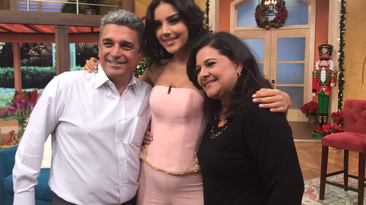 También la sorprendimos con sus papás, que estuvieron acompañándola esta mañana.