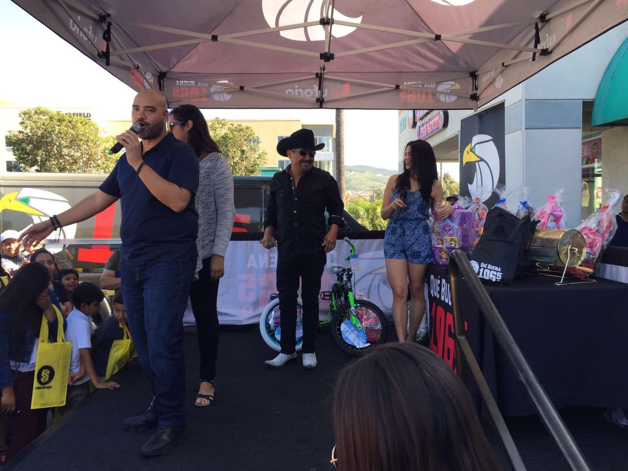 Raúl 'El Pelón', Carla Medrano y El Feo se enamoraron del cariño por parte de sus seguidores en San Diego.